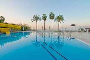 Adonis Otel