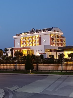 Sy Belek
