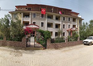 Ula Aslan Apart